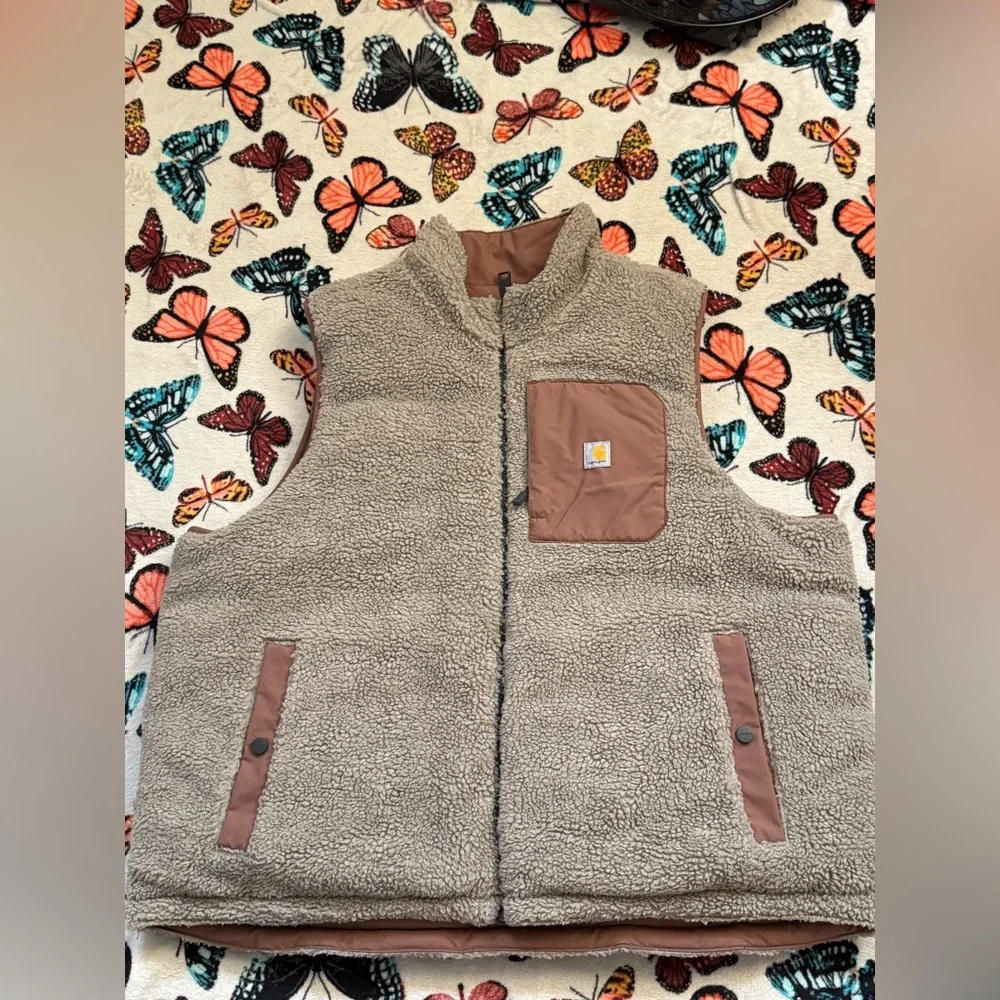 Carhartt Women’s double sided vest - Picture 2 of 3